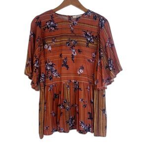 Entro Bell Sleeve Floral Peplum Blouse Size Medium Boho Cottage Core‎
